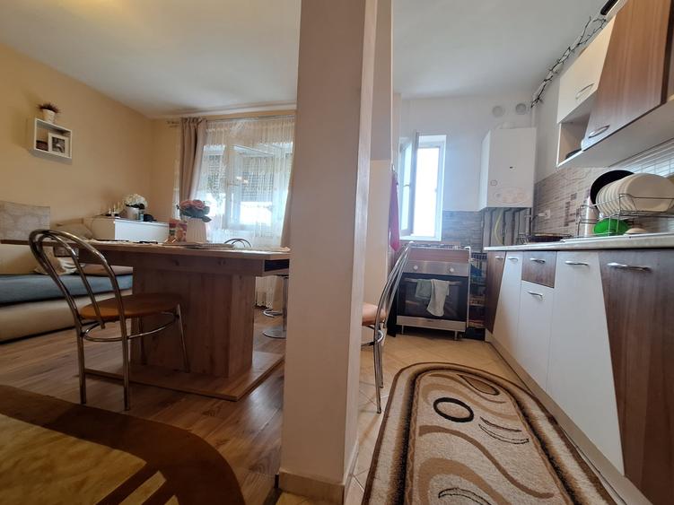 Apartament cu 2 camere semidecomandat, mobilat în Girocului