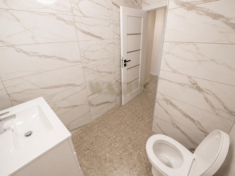 Apartament cu 3 camere semidecomandat în Florești