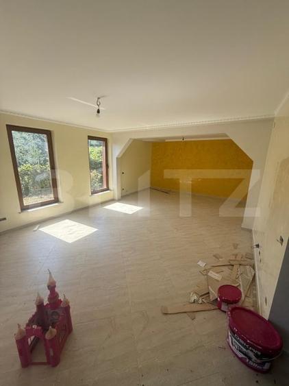 Casă individuală cu 4 camere cu Canalizare în Exterior Est