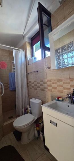 Apartament cu 3 camere semidecomandat în Domenii