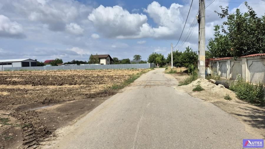 Teren Construcții intravilan de 2300 mp, în Sud-Vest