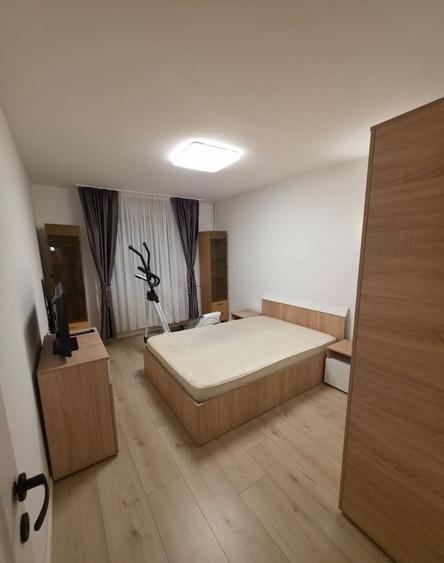 Apartament cu 3 camere, mobilat în Băneasa