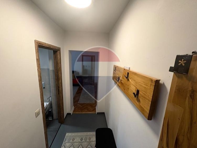 Apartament cu 2 camere decomandat, mobilat în Central