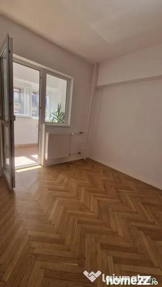 Apartament cu 4 camere decomandat în Universitate