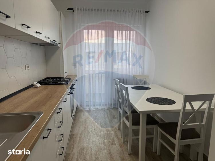 Apartament cu 3 camere decomandat, mobilat în Berceni