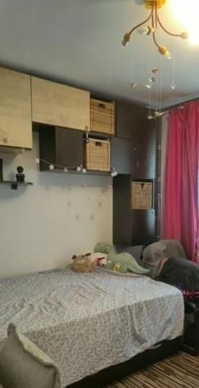 Apartament cu 4 camere semidecomandat, mobilat în Tomis Nord