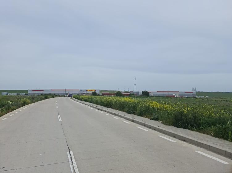 Teren Construcții intravilan de 25000 mp, în Lazu