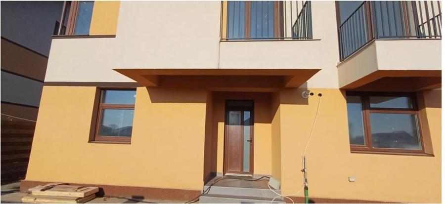 Duplex cu 4 camere cu Canalizare în Stupini