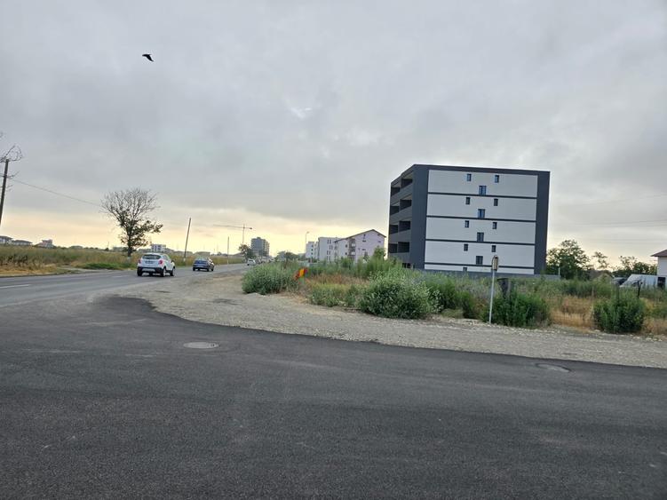 Teren Construcții intravilan de 770 mp, în Lazu