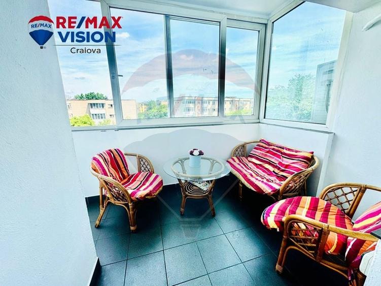Apartament cu 4 camere de vânzare în zona Central - 3