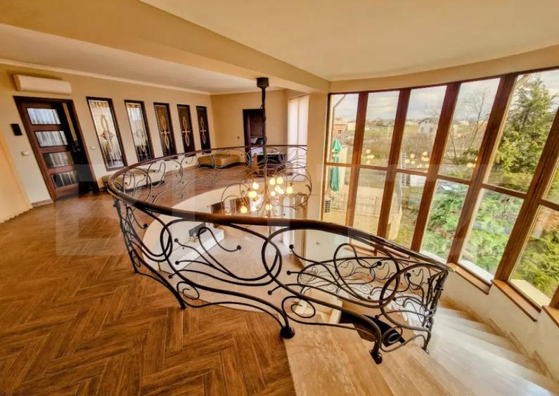 Casă cu 5 camere cu Teren 1223 Mp în Central