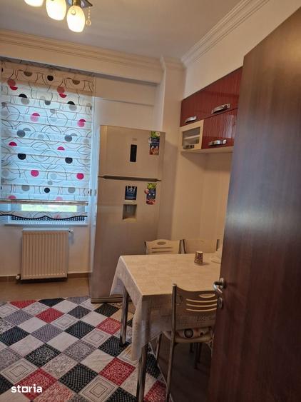 Apartament cu 3 camere decomandat în Km 5