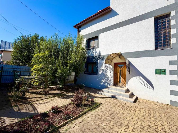 Casă cu 4 camere în Central