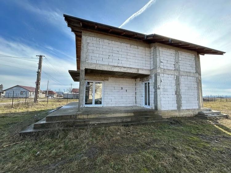 Casă cu Teren 1074 Mp în Postârnacu