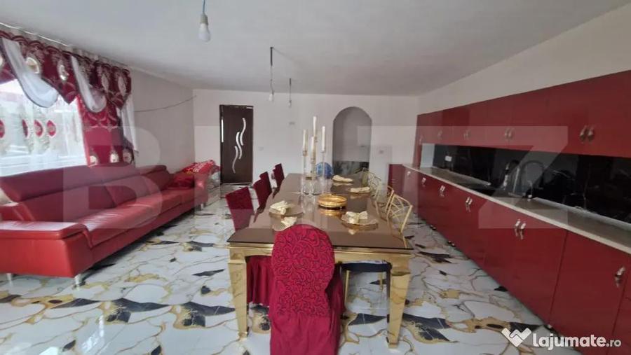 Casă cu 5 camere cu Teren 836 Mp în Central