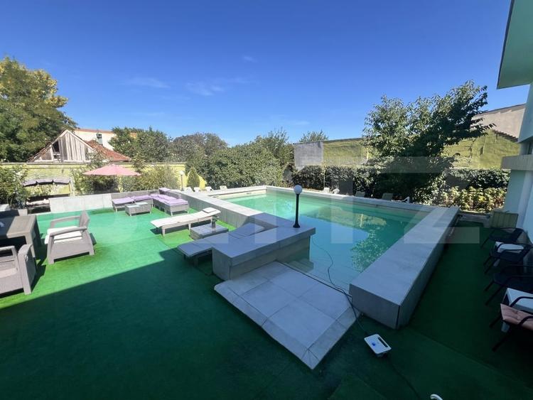 Casă individuală cu 10 camere cu Piscina în Girocului