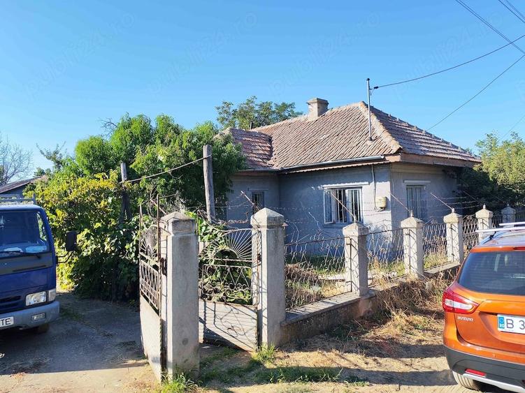 Casă cu 3 camere cu Teren 1000 Mp în Central