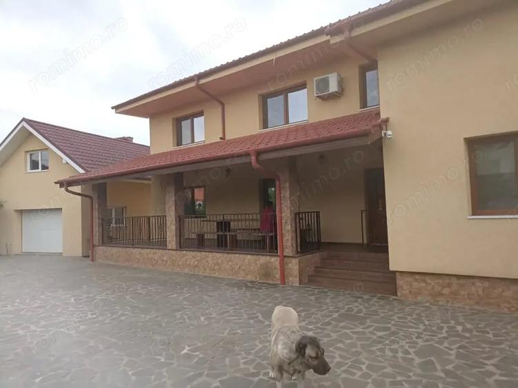Casă cu 6 camere cu Teren 650 Mp în Central