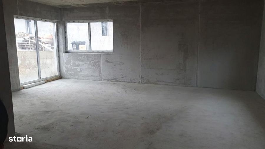 Casă cu 4 camere în Baciu
