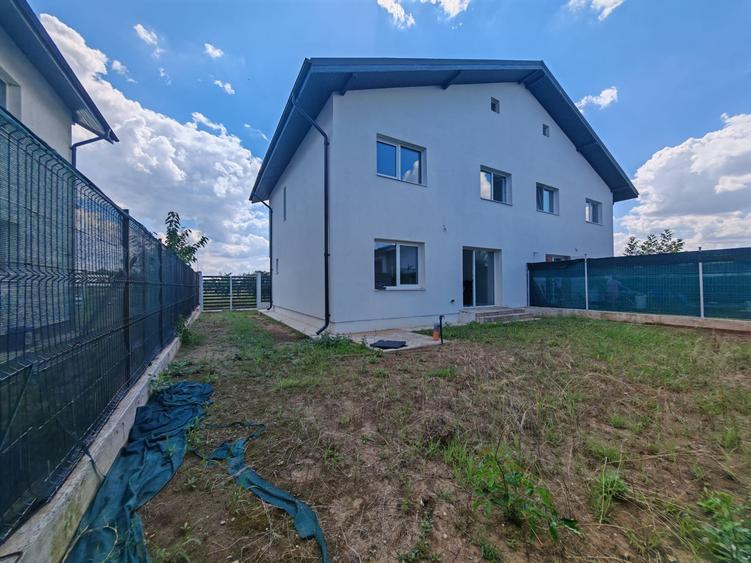 Duplex cu 3 camere cu Canalizare în Berceni
