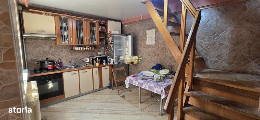 Casă cu 4 camere în Palas
