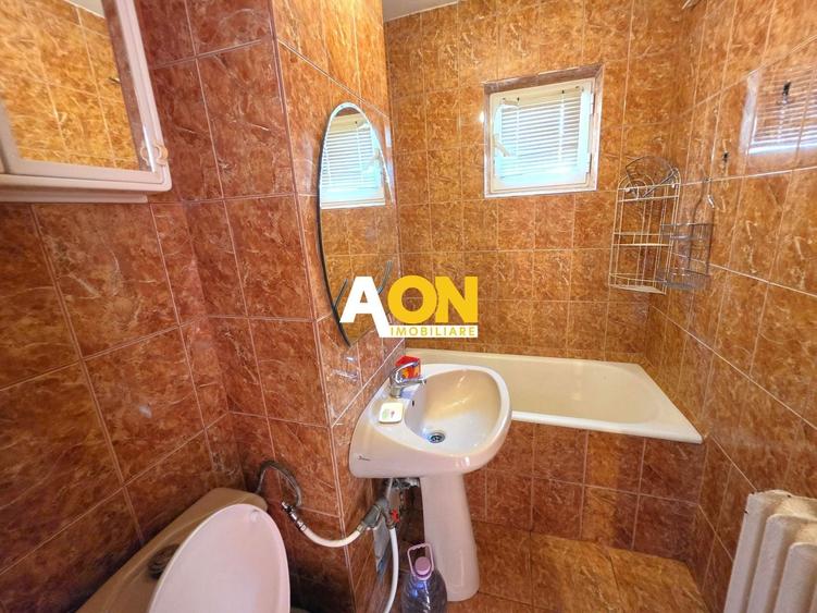 Apartament cu 3 camere decomandat, mobilat în Central