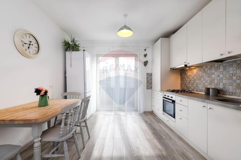 Apartament cu 2 camere decomandat, mobilat în Tractorul