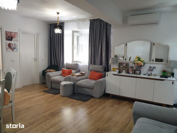 Apartament cu 3 camere în Calea Moldovei