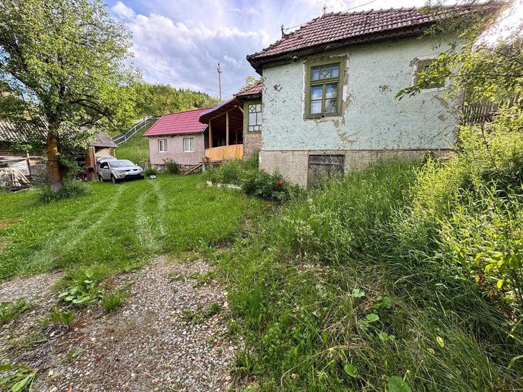 Casă cu 4 camere în Bolovăniș