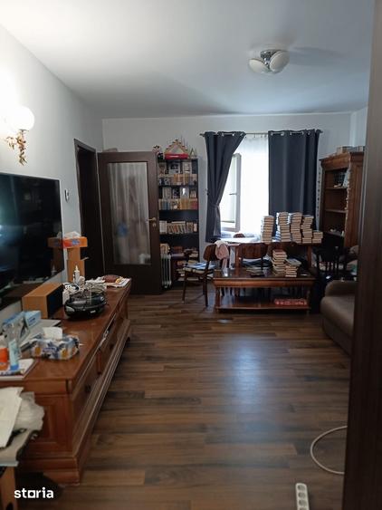 Casă cu 6 camere cu Teren 428 Mp în Central