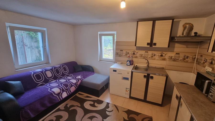 Casă cu 2 camere cu Teren 200 Mp în Central
