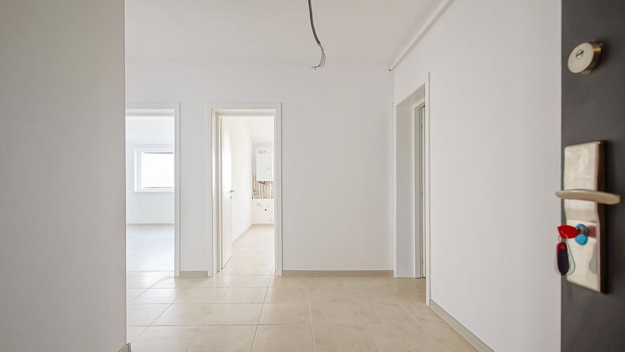 Apartament cu 3 camere decomandat în Sânpetru