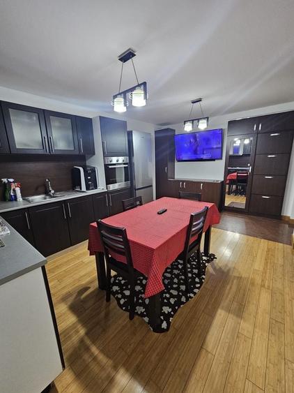 Apartament cu 3 camere decomandat în Central