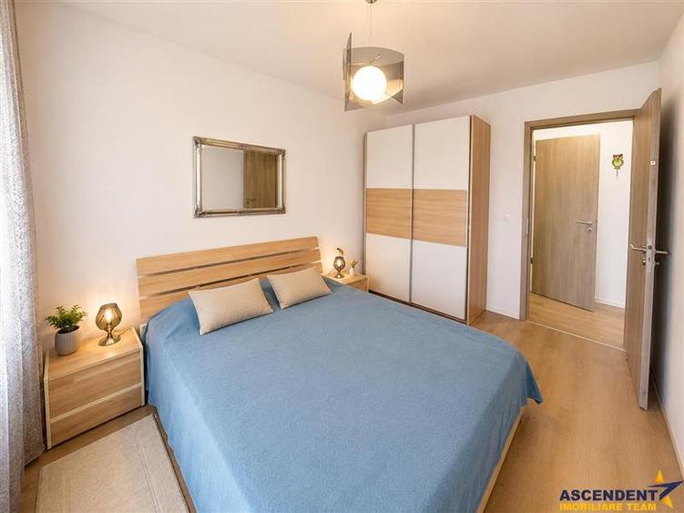Apartament cu 2 camere decomandat, mobilat în Tractorul
