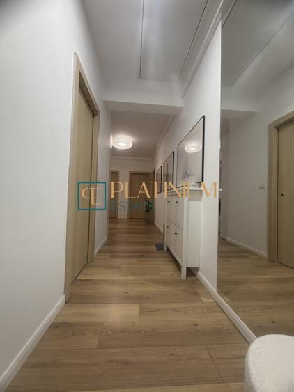 Apartament cu 3 camere semidecomandat, mobilat în Dumbrăvița