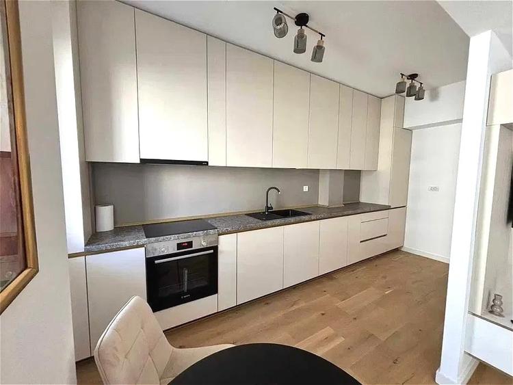 Apartament cu 2 camere semidecomandat, mobilat în Pipera