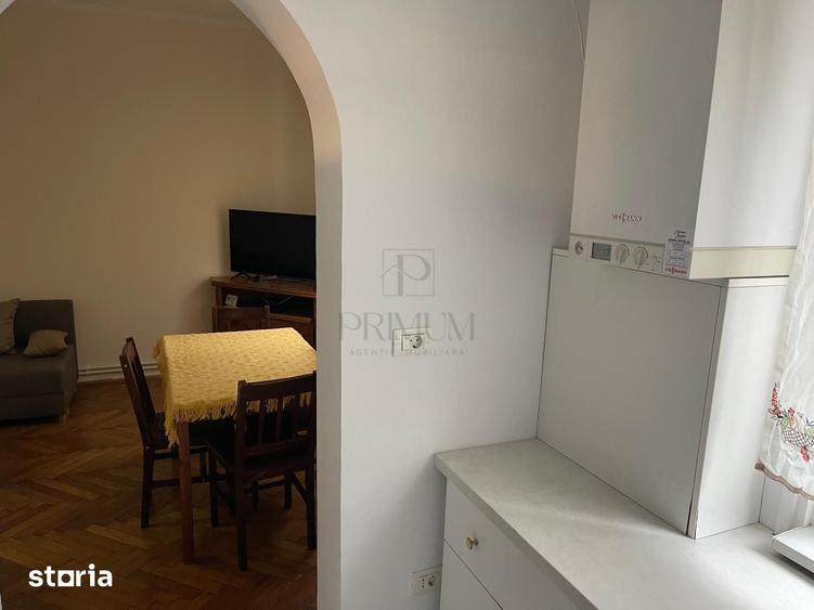 Apartament cu 3 camere decomandat în Medicină