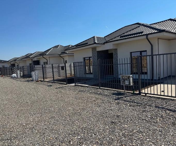 Casă individuală cu 4 camere cu Teren 318 Mp în Sud-Vest