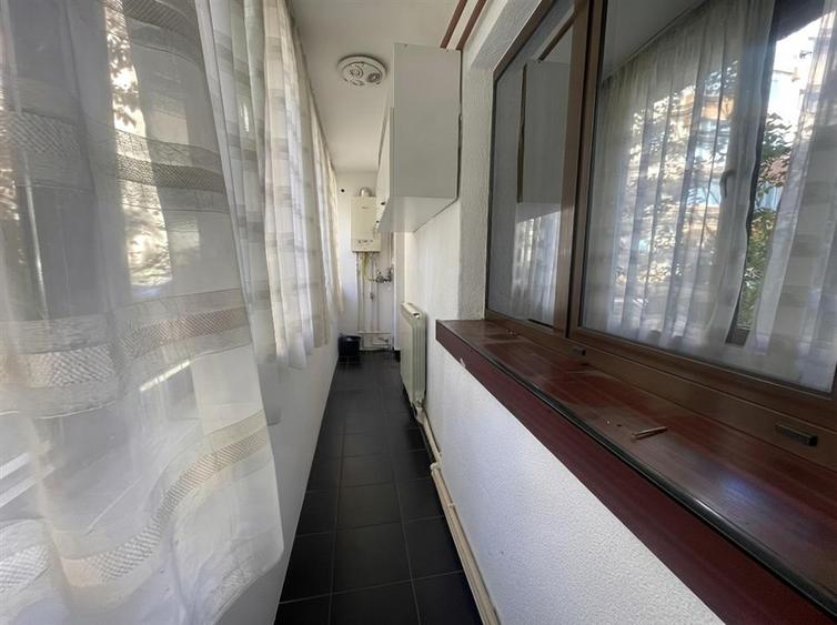 Apartament cu 3 camere decomandat în George Enescu