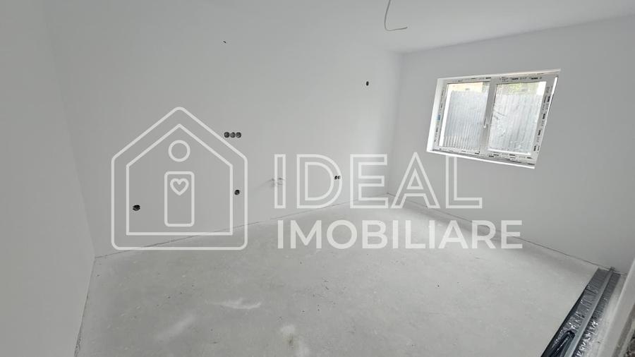 Casă individuală cu 4 camere cu Canalizare în Periferie