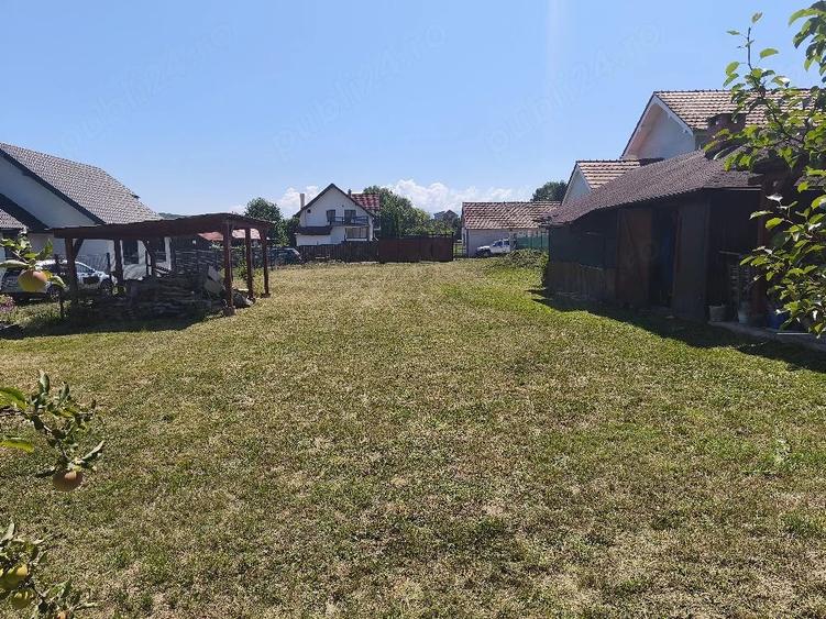 Teren de 936 mp, în Sadu