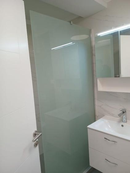 Apartament cu 3 camere decomandat, mobilat în Energia