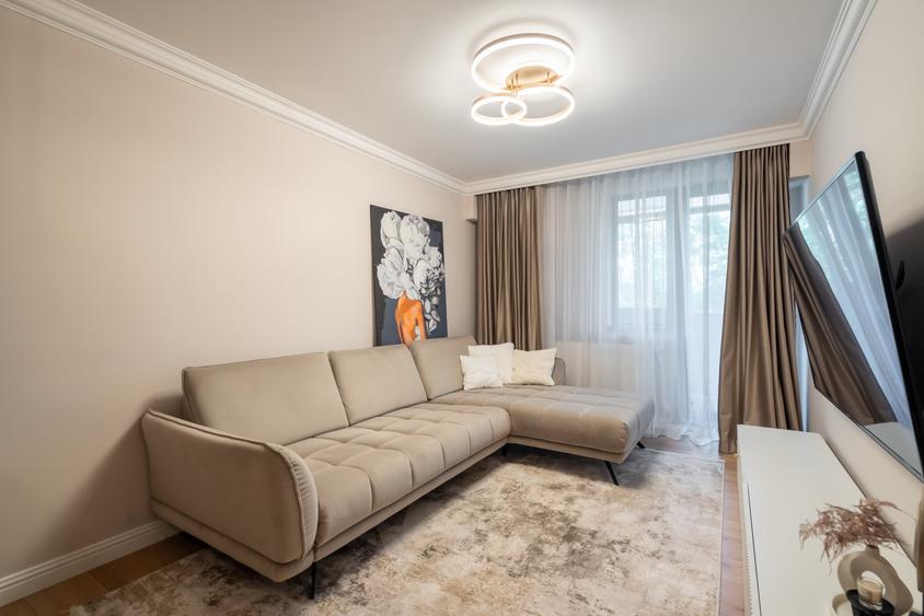Apartament cu 3 camere decomandat în Barbu Văcărescu