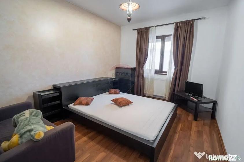 Casă cu 5 camere cu Teren 500 Mp în Brănești