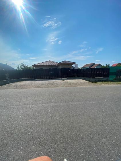 Casă cu 3 camere în Săucești