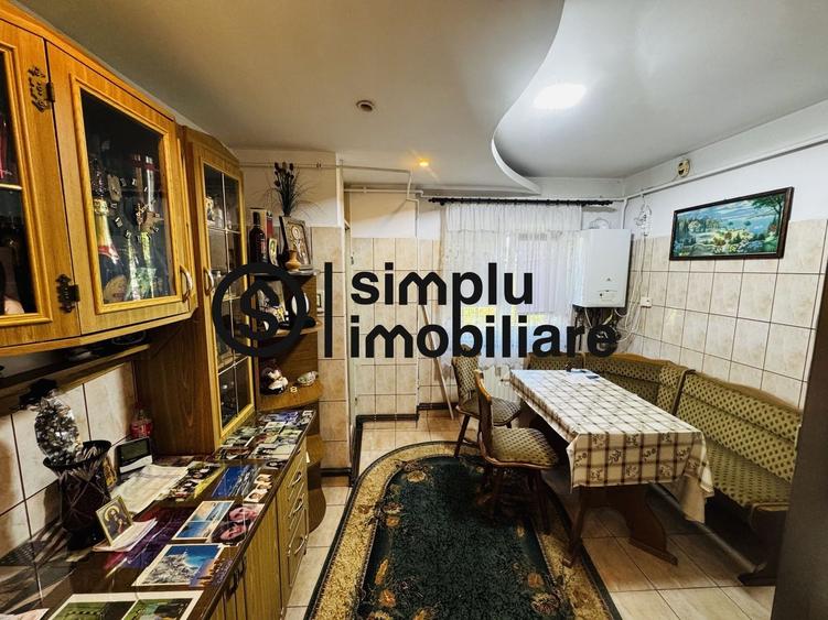 Apartament cu 3 camere decomandat în 1 Mai