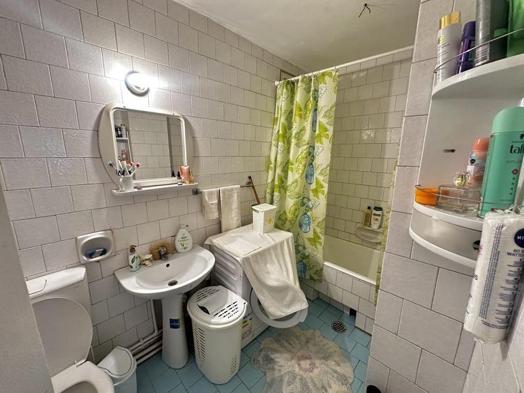 Casă individuală cu 7 camere cu Canalizare în Sânmartin