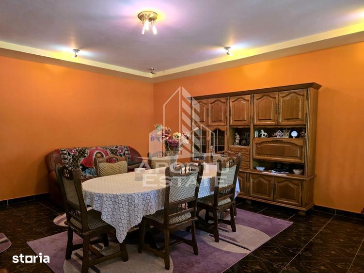 Casă cu 5 camere cu Teren 1016 Mp în Central