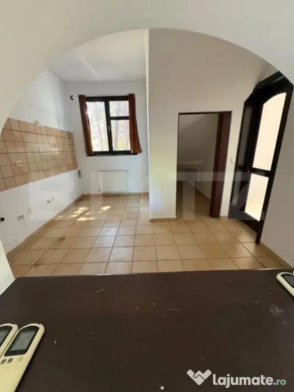Casă cu 4 camere cu Teren 462 Mp în Ștefănești