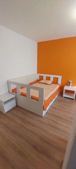 Garsonieră decomandată în Tei